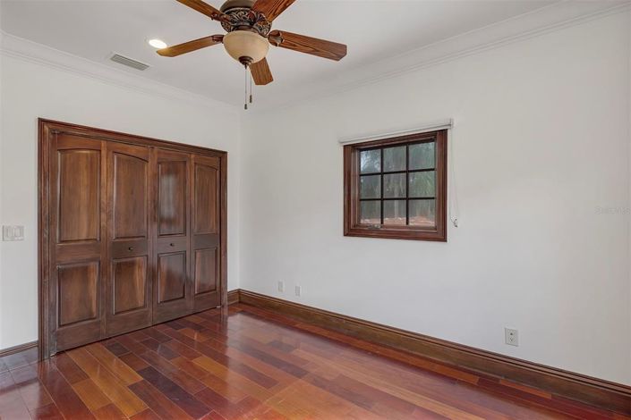 Image No.51-5 Bed House for sale