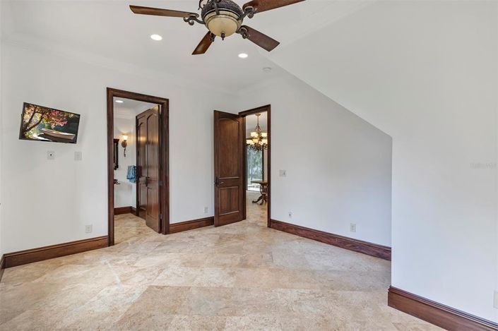 Image No.54-5 Bed House for sale