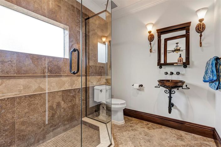 Image No.56-5 Bed House for sale