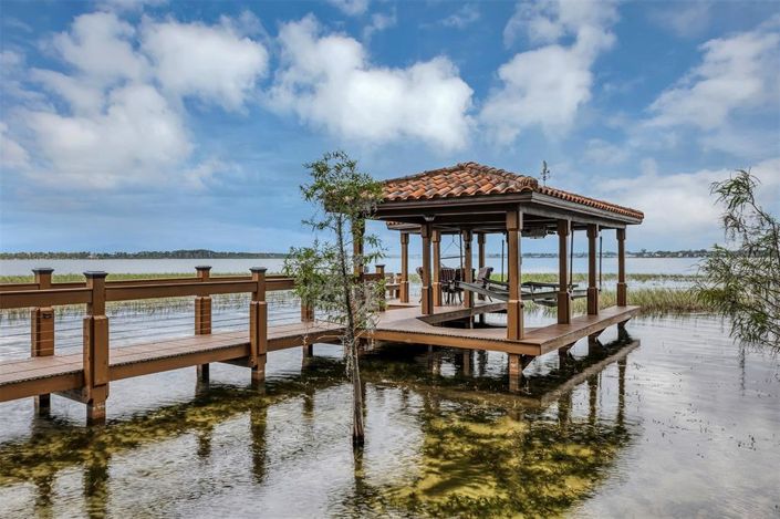 Image No.8-5 Bed House for sale