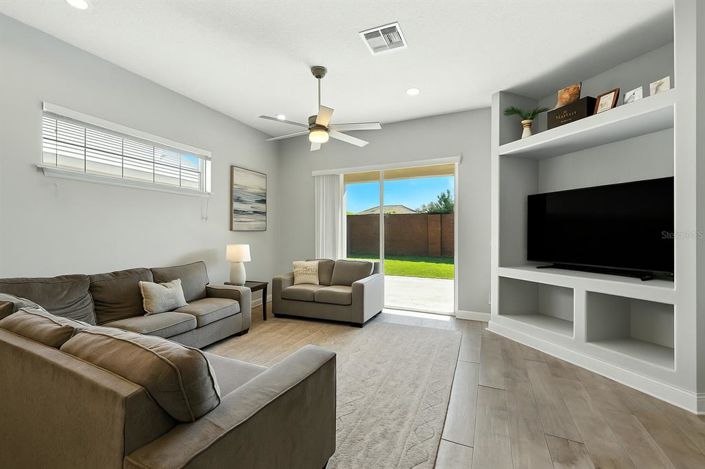 Image No.10-3 Bed House for sale