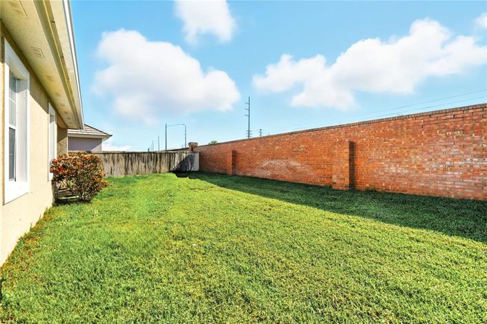 Image No.19-3 Bed House for sale