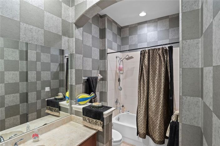 Image No.15-4 Bed House for sale