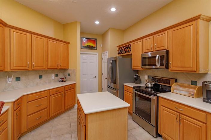 Image No.10-3 Bed House for sale