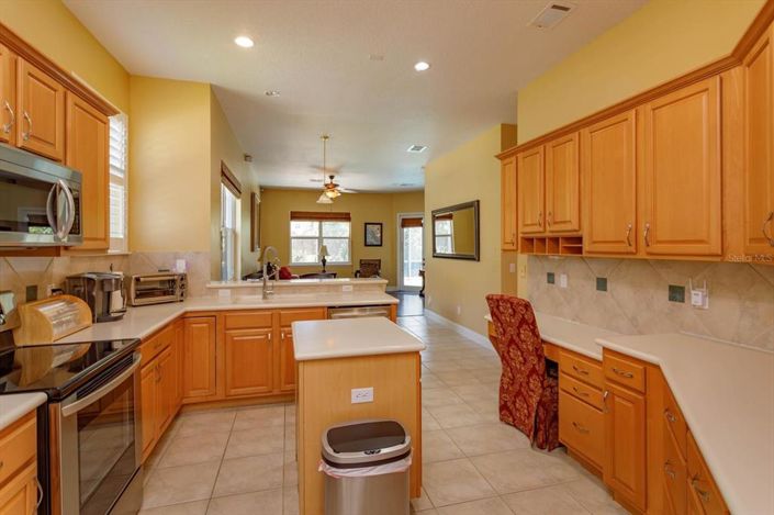 Image No.11-3 Bed House for sale