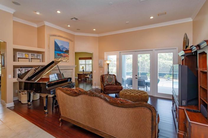 Image No.6-3 Bed House for sale