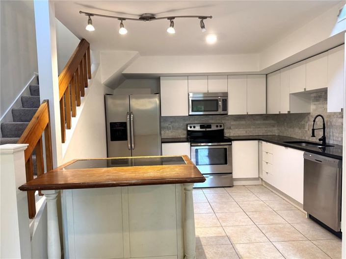 Image No.6-2 Bed Townhouse for sale