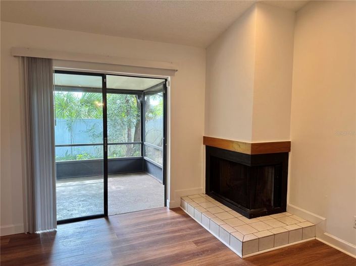 Image No.9-2 Bed Townhouse for sale