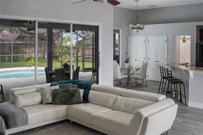 Image No.15-4 Bed House for sale