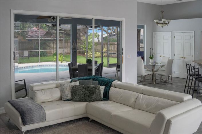 Image No.16-4 Bed House for sale