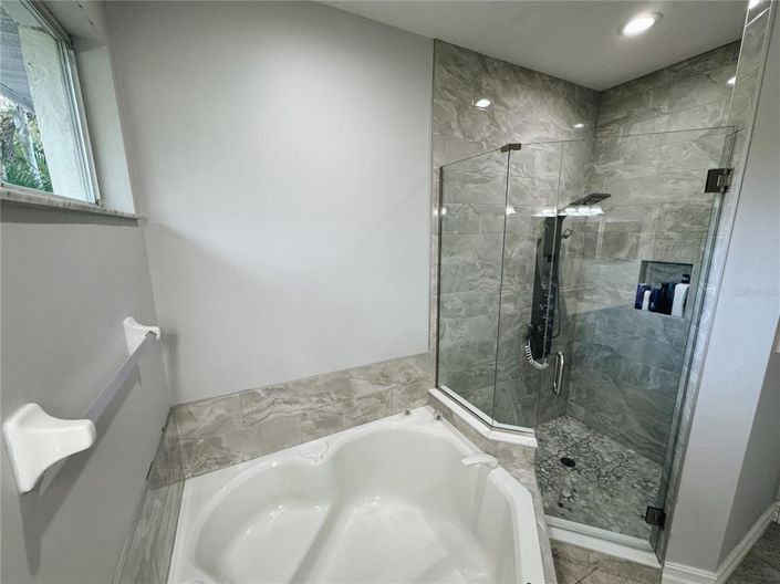 Image No.26-4 Bed House for sale