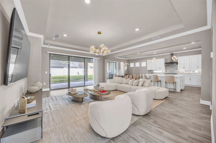 Image No.14-6 Bed House for sale