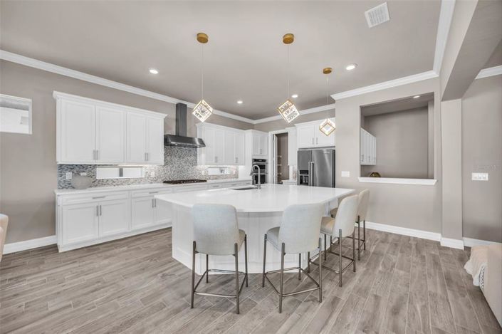 Image No.17-6 Bed House for sale