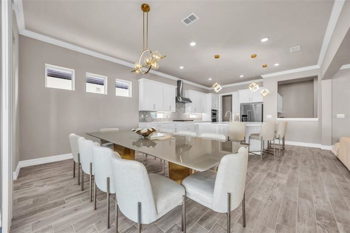 Image No.18-6 Bed House for sale