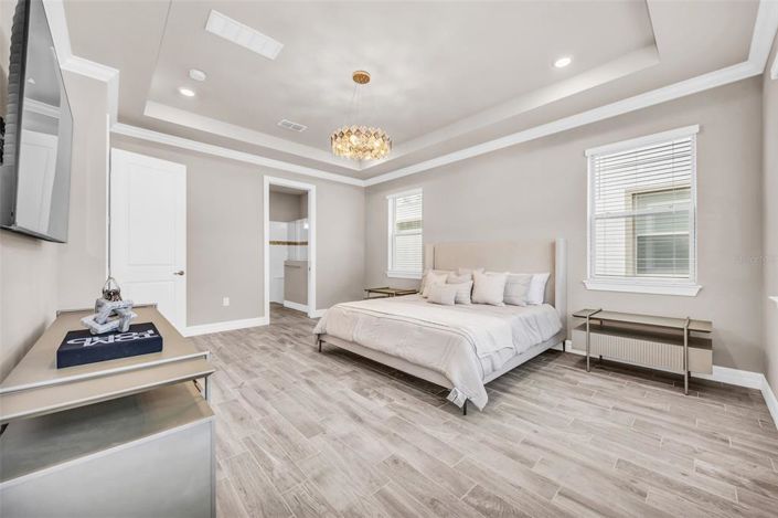 Image No.20-6 Bed House for sale