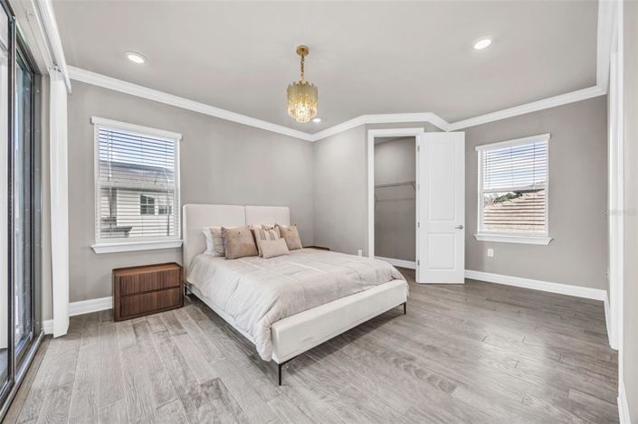 Image No.34-6 Bed House for sale