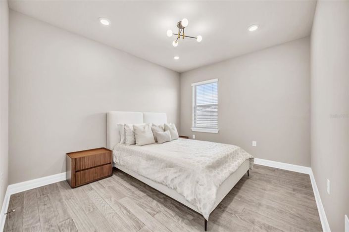 Image No.36-6 Bed House for sale