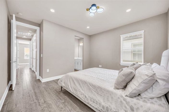 Image No.41-6 Bed House for sale