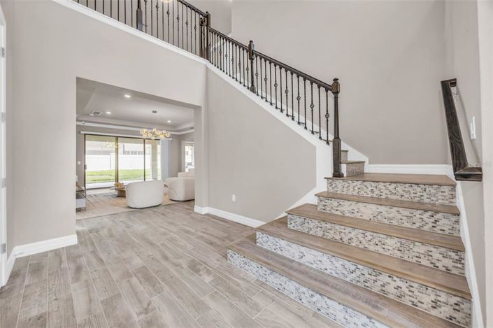 Image No.7-6 Bed House for sale