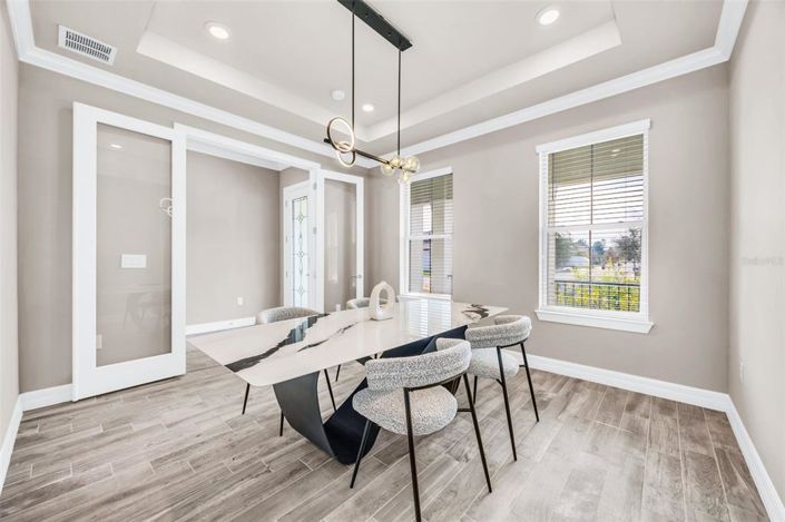 Image No.8-6 Bed House for sale