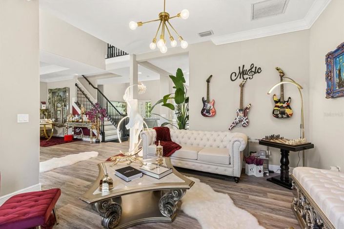 Image No.8-4 Bed House for sale