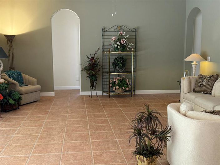 Image No.10-5 Bed House for sale