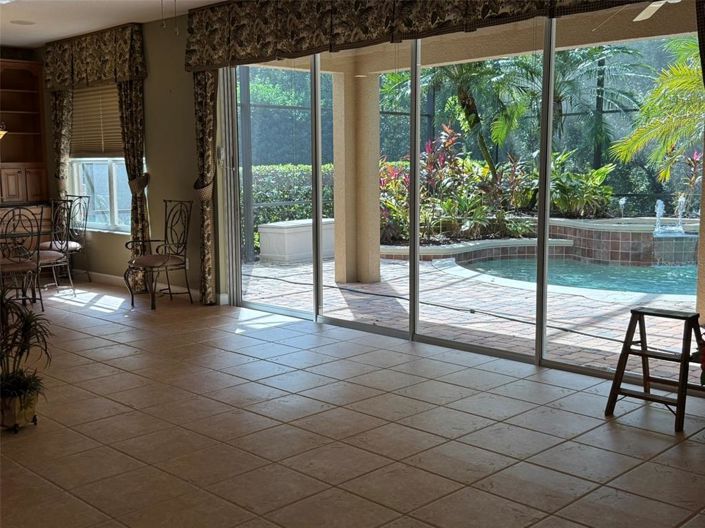 Image No.11-5 Bed House for sale