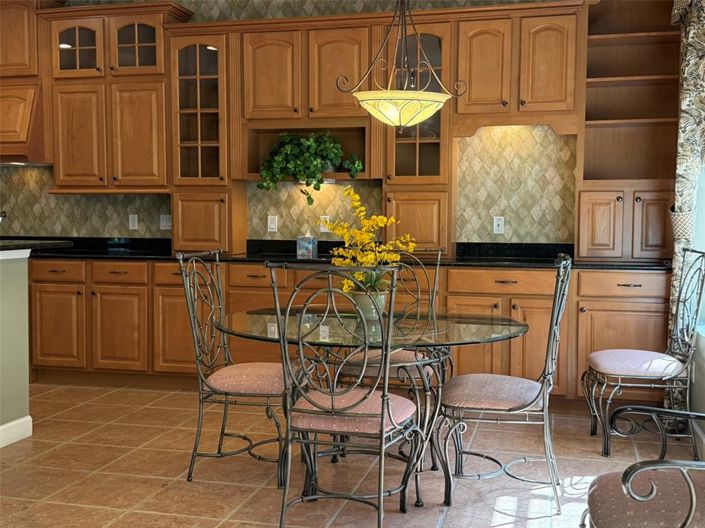 Image No.13-5 Bed House for sale