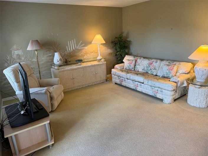 Image No.30-5 Bed House for sale