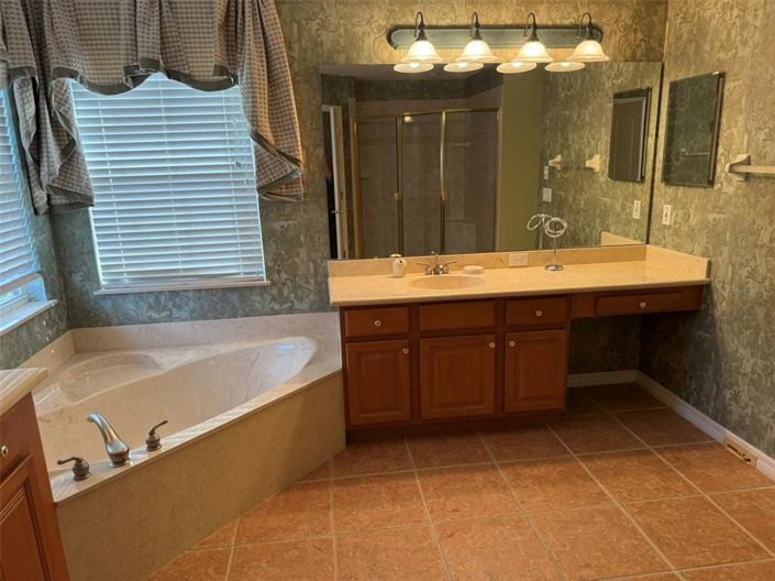 Image No.55-5 Bed House for sale