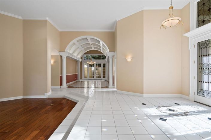 Image No.7-5 Bed House for sale