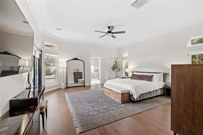 Image No.38-5 Bed House for sale