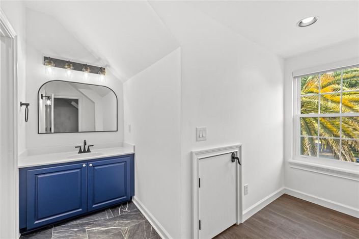 Image No.58-5 Bed House for sale