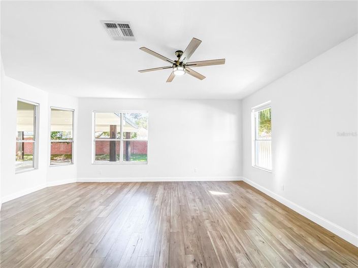 Image No.16-4 Bed House for sale