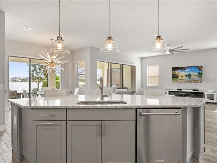 Image No.21-6 Bed House for sale