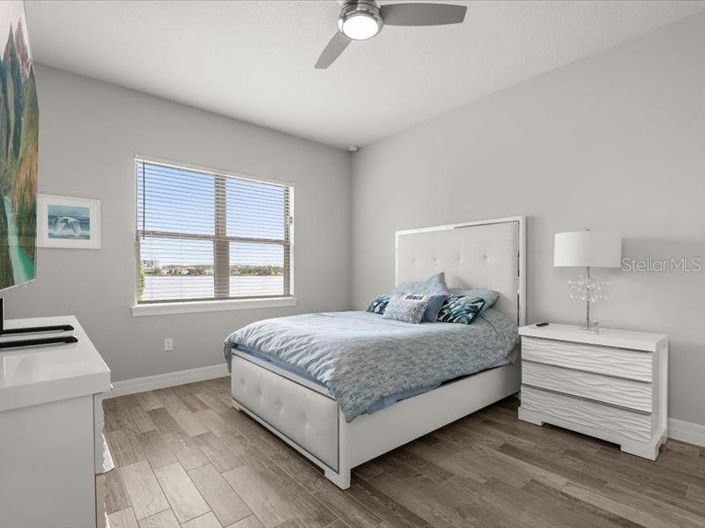 Image No.24-6 Bed House for sale