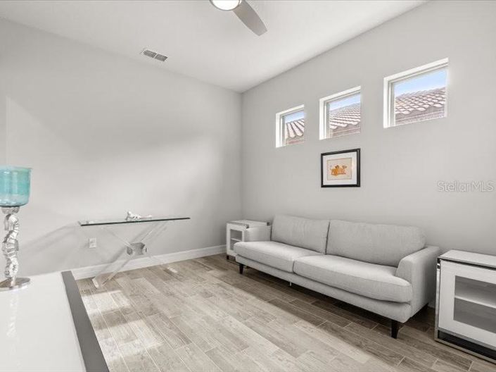 Image No.5-6 Bed House for sale