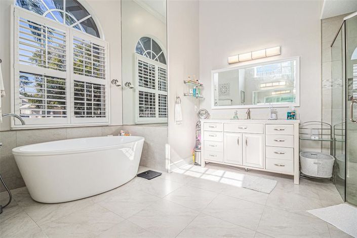 Image No.32-5 Bed House for sale