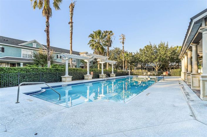 Image No.18-2 Bed Townhouse for sale