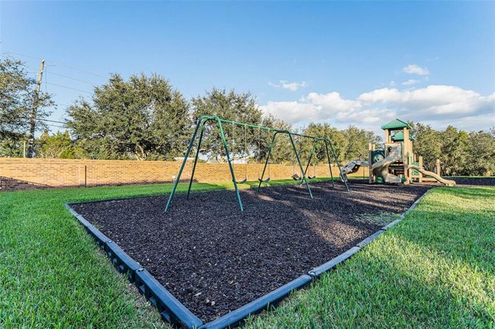 Image No.20-2 Bed Townhouse for sale