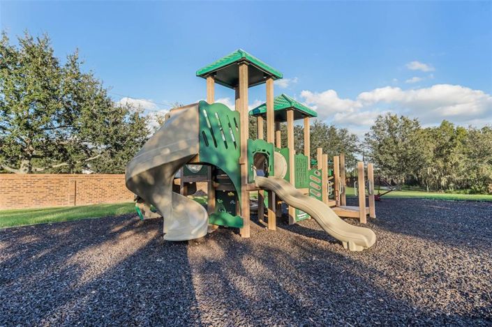 Image No.21-2 Bed Townhouse for sale