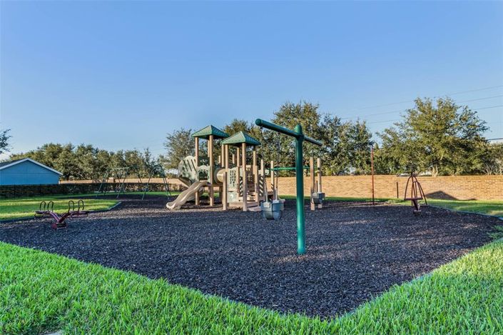 Image No.22-2 Bed Townhouse for sale