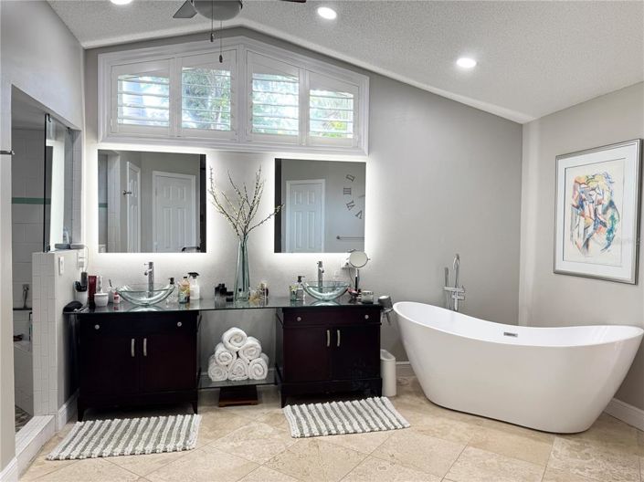 Image No.17-3 Bed House for sale