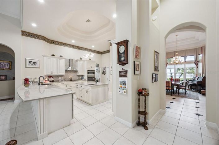 Image No.30-5 Bed House for sale