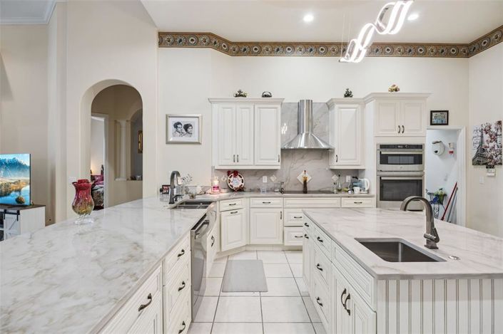 Image No.33-5 Bed House for sale