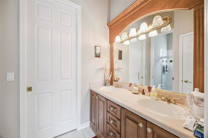 Image No.39-5 Bed House for sale