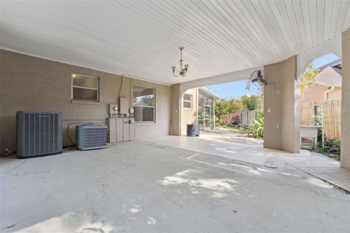 Image No.19-5 Bed House for sale