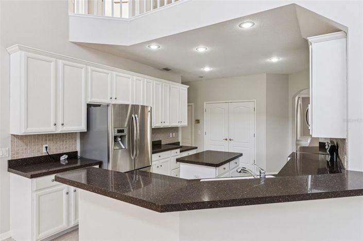 Image No.9-5 Bed House for sale