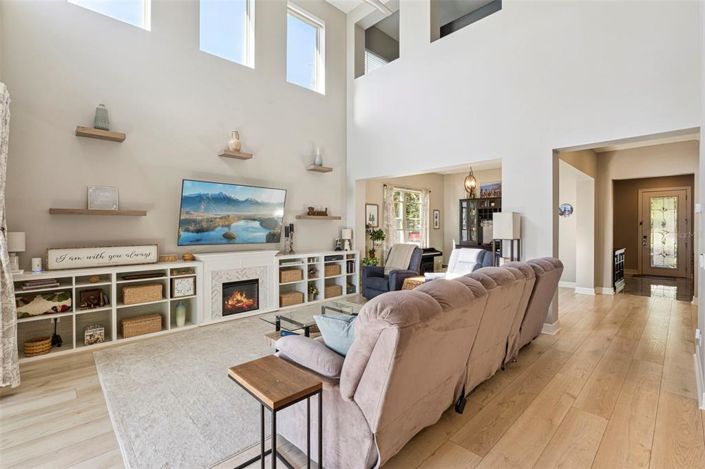 Image No.6-4 Bed House for sale