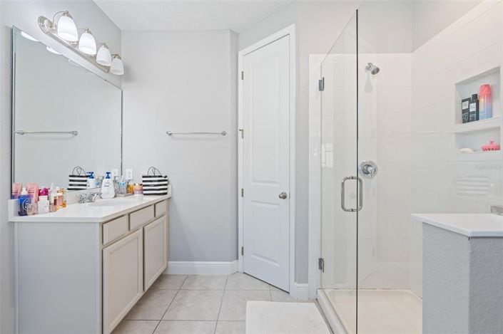 Image No.38-5 Bed House for sale